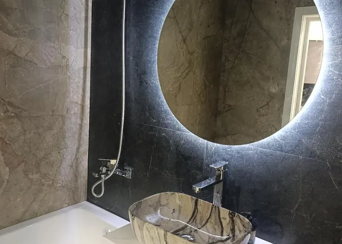 Апартаменти *